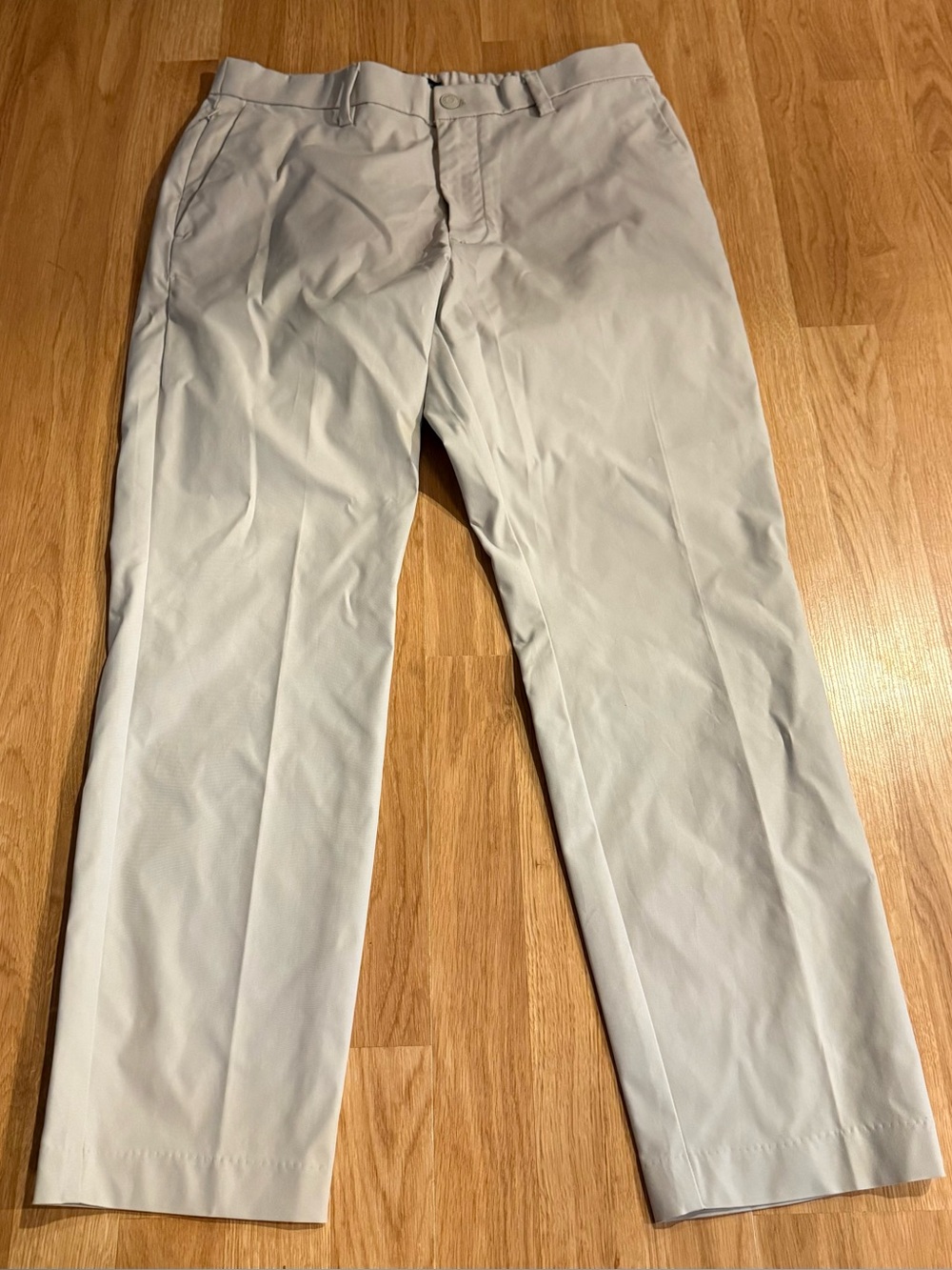 EUC Men’s Banana Republic Signature Tech And Traveler Pants - Cream - Size 34x29
